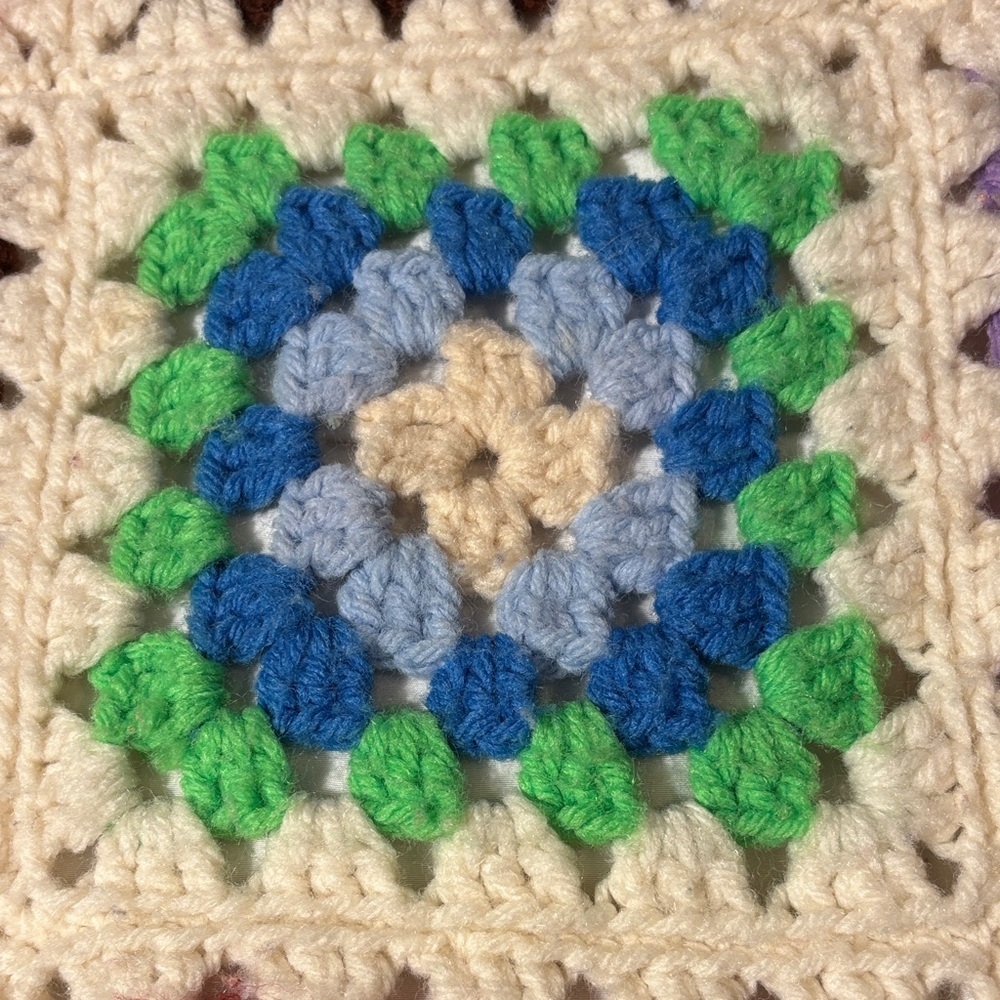 Vintage Crochet Granny Square Blanket - Picture 6 of 7